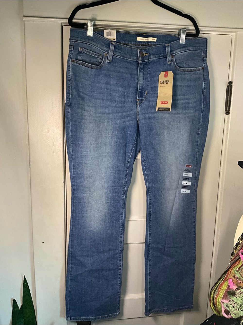 Levi's Women's Light Wash Classic Bootcut Jeans 18W